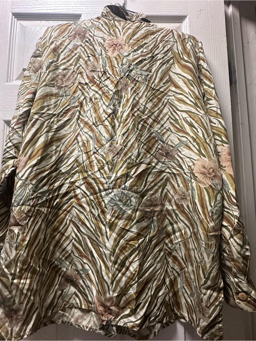 Anna And Frank Olive, Tan and Cream Floral-Print Button blouse - Picture 15 of 15